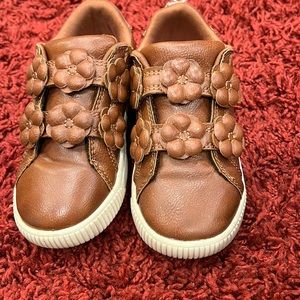 Cute fall sneakers for toddler girl!